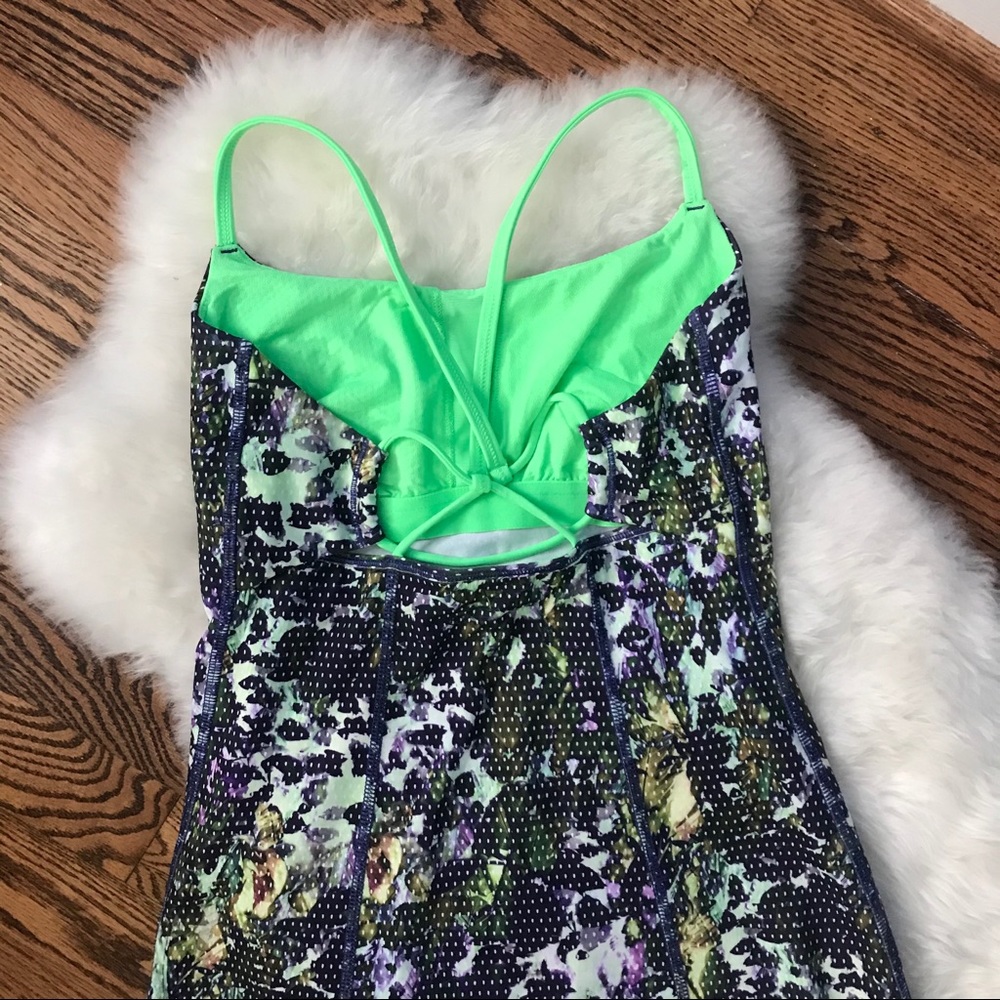 🦜 LULULEMON strappy tank